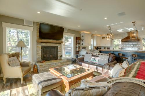 Carnelian Bay House | Hot Tub Haven with Lake Tahoe Views! 11 Mi to Skiing