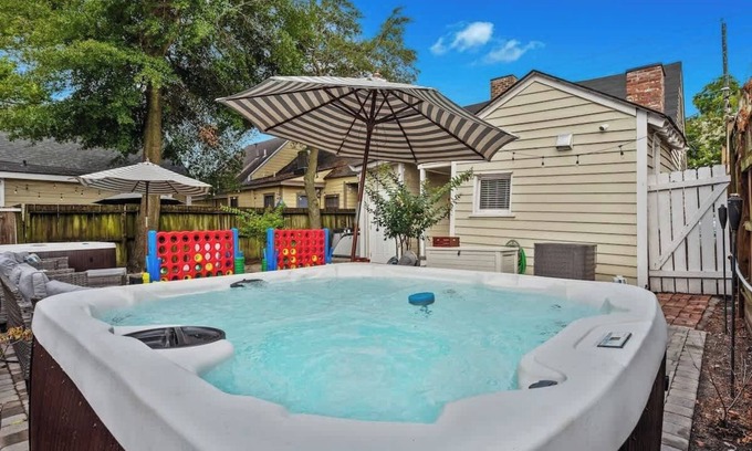 Beach Institute House | Hot Tub + Historic District + Next to Forsyth Park