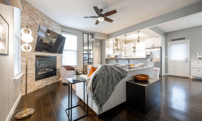 Fall Creek Place House | Hot Tub in prime location downtown