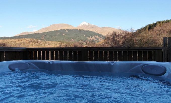 Taynuilt House | Hot tub lodge with stunning view