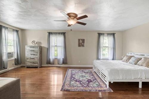 Lansing Apartment | Hot Tub! LRG Home! Sleeps 22!Near Ithaca! Dogs OK