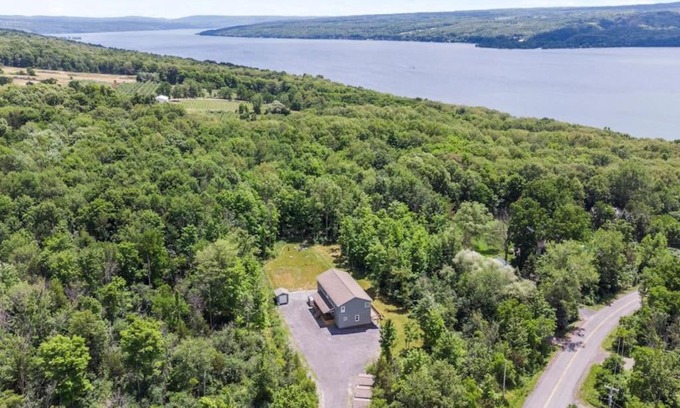 Lansing Apartment | Hot Tub! LRG Home! Sleeps 20!Near Ithaca! Dogs OK