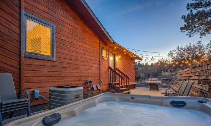 Northwest Colorado Springs House | Hot Tub Mountain Views Vacation Pet Friendly