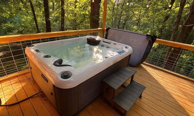Wellington Cabin | Hot Tub -Mr Leader - Near RRG/Cave Run