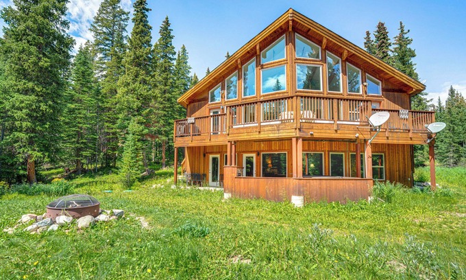 Quandary Village House | Hot Tub & Mtn Views Pristine Breckenridge Home!