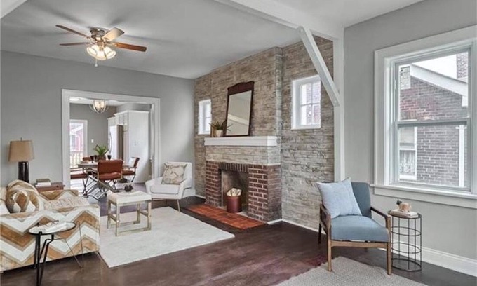 Tower Grove South House | ☆ Hot Tub ☆ New Renovated ☆ Massage Shower ☆Yard☆