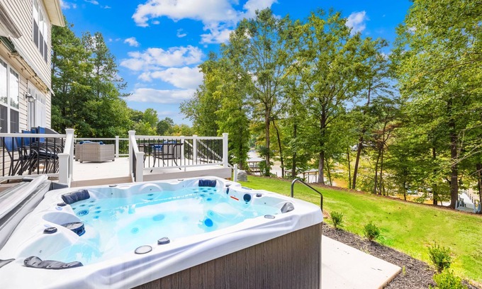 Sherrills Ford House | Hot Tub, Office, Gas Firepit, & Peaceful!