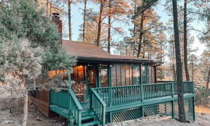 Ruidoso Cabin | Hot Tub | Pet Friendly | Near Midtown