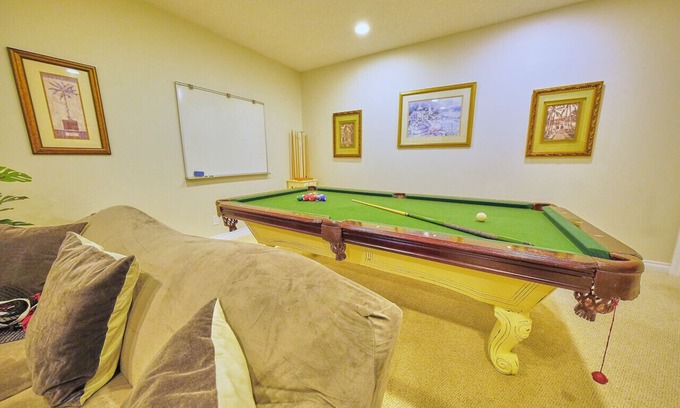 Arbour Lake Condo | Hot Tub, Pool & Ping Pong Tables w/Backyard & BBQ