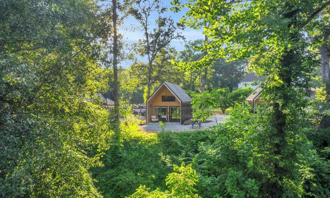 Greenville Cabin | Hot Tub! Riverfront Cabin Retreat - 6 Min to GLV