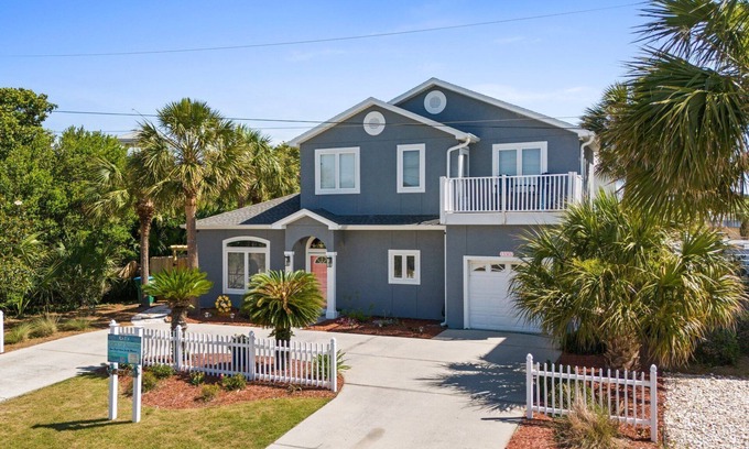 Bahama Beach House | Hot Tub, Sleeps 10, 1 block to beach access, Pets