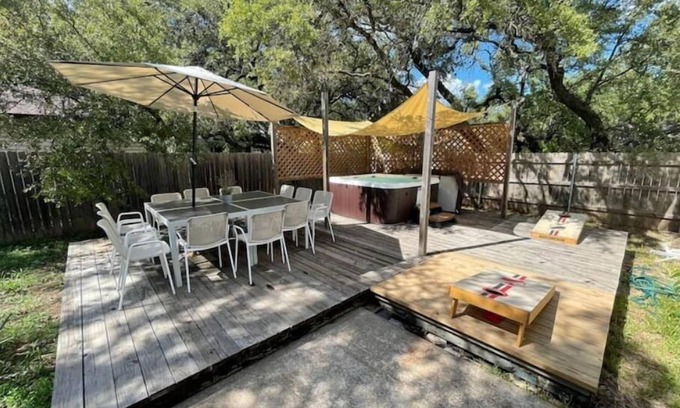 McNeil House | Hot Tub Stylish Luxe Large 11beds Grill/Foosball