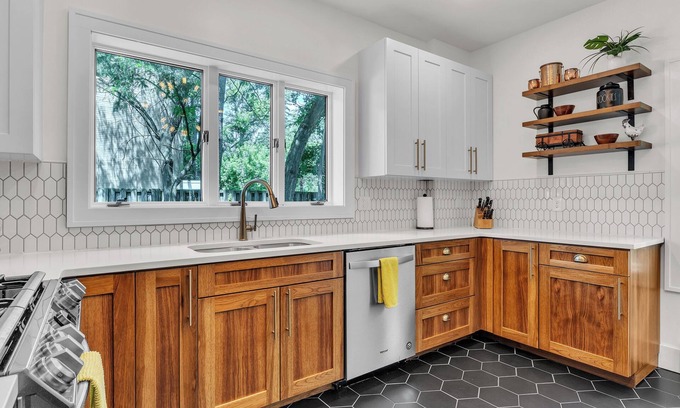 Burns Park House | Hot Tub | Theater | Sauna | Deck | Fire Pit | Walk to Stadium/Downtown/Park