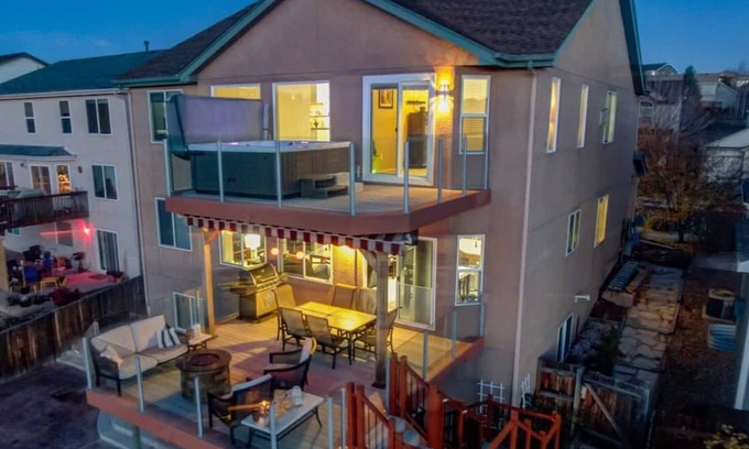 Northeast Colorado Springs House | Hot Tub Time Machine! Theater Balcony A+ Views