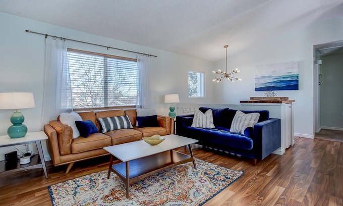 Briargate House | Hot Tub Trendy Mid-Century Modern Style 2 Kings & 2 Queens