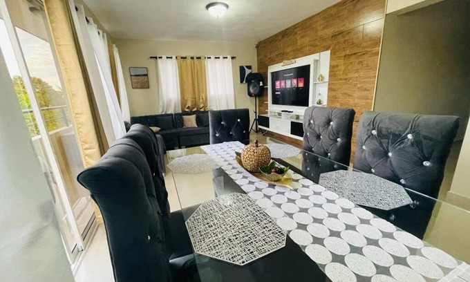 San Francisco de Macoris Condo | hot whater,Condo 3 BD APT | internet 2 free parking , A/C , wifi