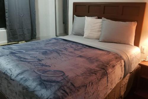 Stillwater Apartment | Hotel 2 Queen Beds Hotel Room 226 Booking