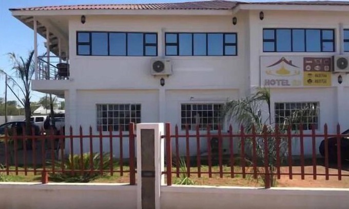 Serowe House | Hotel 23 Botswanna #2 4bdrm