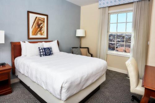 Staunton Hotel | Hotel 24 South