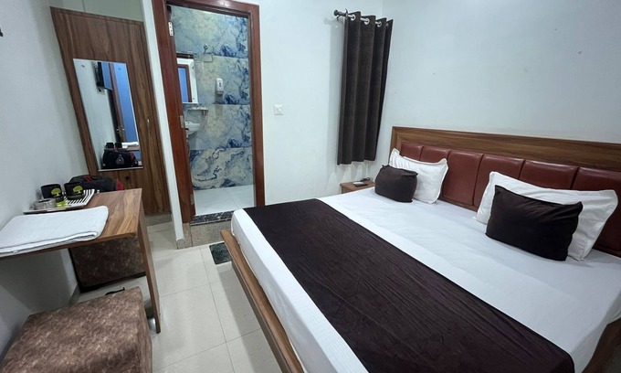 Shivalik Nagar Hotel | Hotel 4S By Wishotel