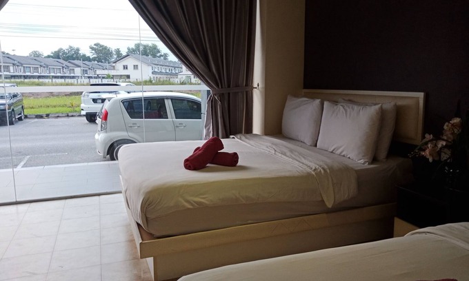 Bukit Beruntung Hotel | Hotel 77