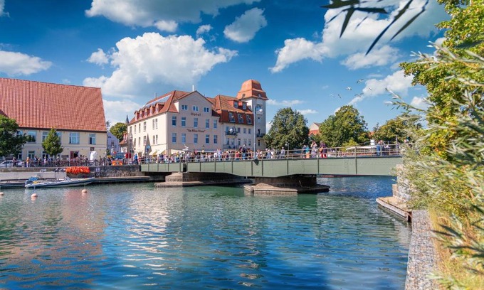 Warnemuende Hotel | Hotel Am Alten Strom