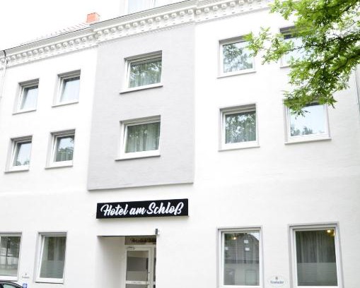 Schloß Neuhaus Hotel | Hotel am Schloss