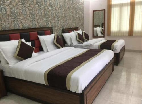 Vaishali Hotel | Hotel Angel Pink Residency Near Kaushambi Metro Station