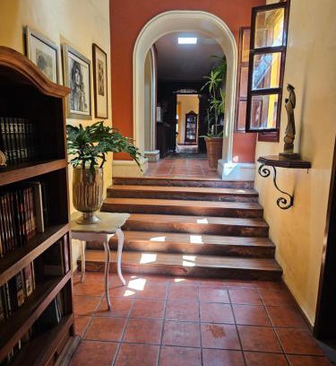 Colima Hotel | Hotel Art Gallery Casona de los Milagros