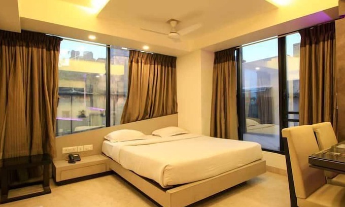 Bhowanipore Hotel | Hotel Aston International