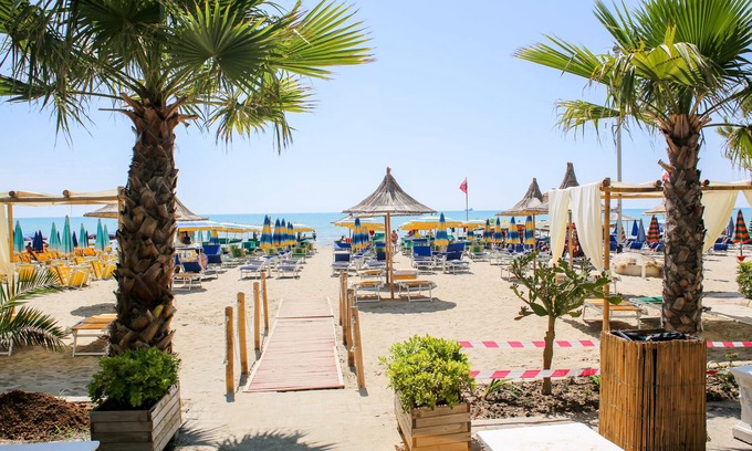Shkembi i Kavajes Hotel | Hotel Bella Vista