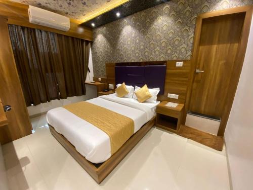 Kalina Hotel | Hotel BKC CROWN - Near Trade Centre, Visa Consulate