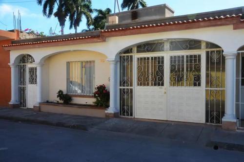 Los Mochis House | Hotel Boutique Los Arcos