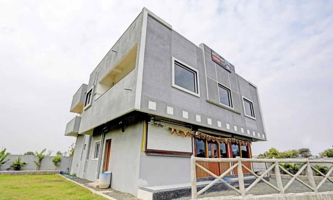 Savner Hotel | Hotel Brown Hill and Family Restaurant