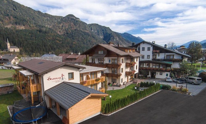 Weissbriach Hotel | Hotel Brunnwirt