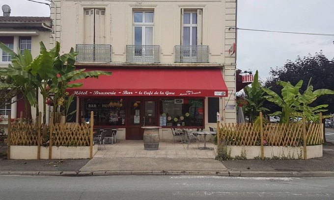 Sainte-Foy-la-Grande Hotel | Hotel Cafe de la Gare