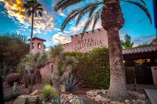 Tahquitz River Estates Hotel | Hotel California