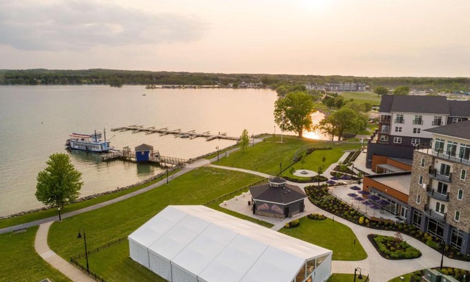 Canandaigua Hotel | Hotel Canandaigua, Tapestry Collection By Hilton