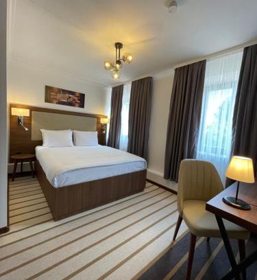 Hallbergmoos Hotel | Hotel Casa Andalucia