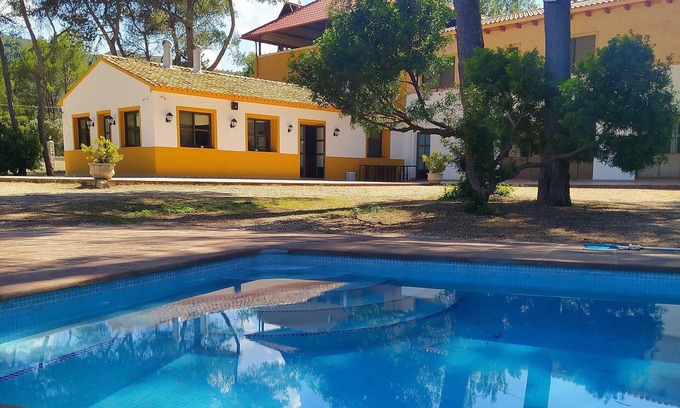 Villalonga Villa | Hotel Casa Rural Ideal Para Familias y Amigos en Plena Naturaleza