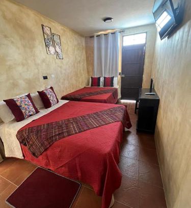 San Juan La Laguna Hotel | Hotel Casa Vieja