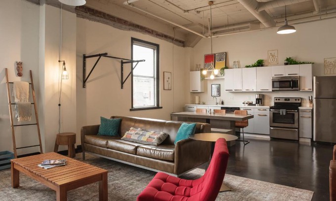 Downtown Chattanooga Apartment | Hotel Clemons