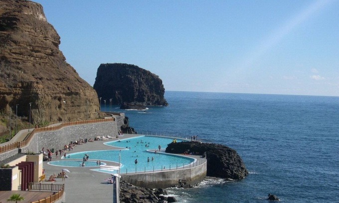 Porto da Cruz Hotel | Hotel Costa Linda