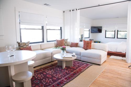 East Hollywood Hotel | Hotel Covell