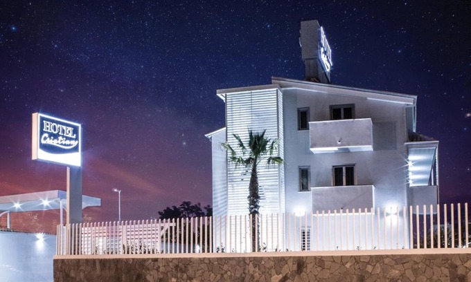 Licola Hotel | Hotel Cristian