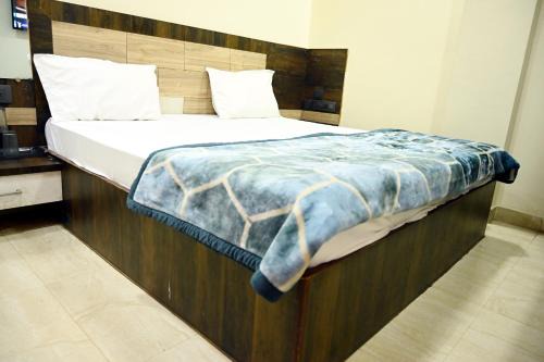 Ghaziabad Hotel | Hotel Crystal