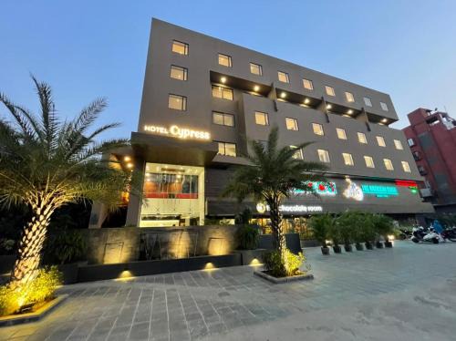 Nadiad Hotel | HOTEL CYPRESS