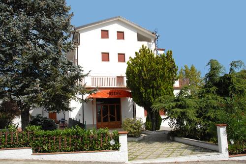 Montedinove Hotel | Hotel Del Duca