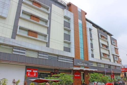 Dwaraka Nagar Hotel | Hotel Diamonds Pearl