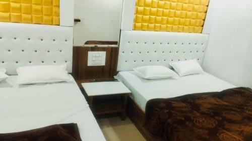 Ujjain Hotel | Hotel Ecosia Private Room's and Restaurants